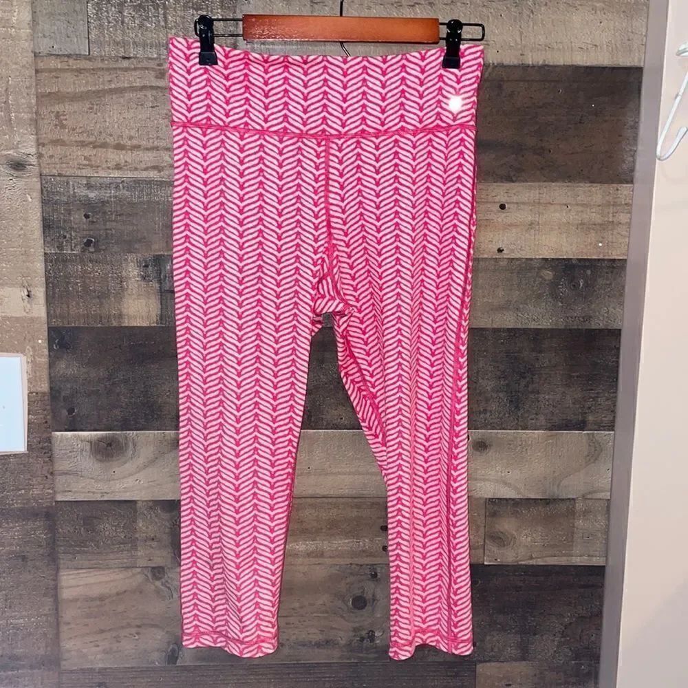 Vineyard Vines Island Whale Tail Performance Crop Leggings